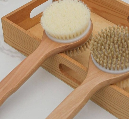 La brosse de bain portable est-elle efficace pour exfolier ?
