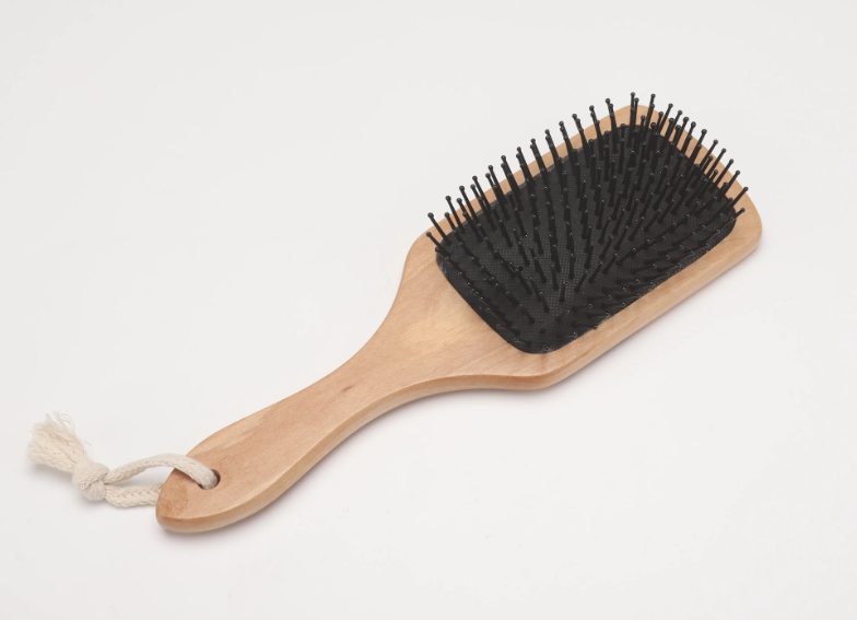 Les peignes à cheveux en bois sont-ils meilleurs que le plastique ?